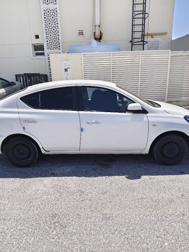 nissan sunny 2019 - 5