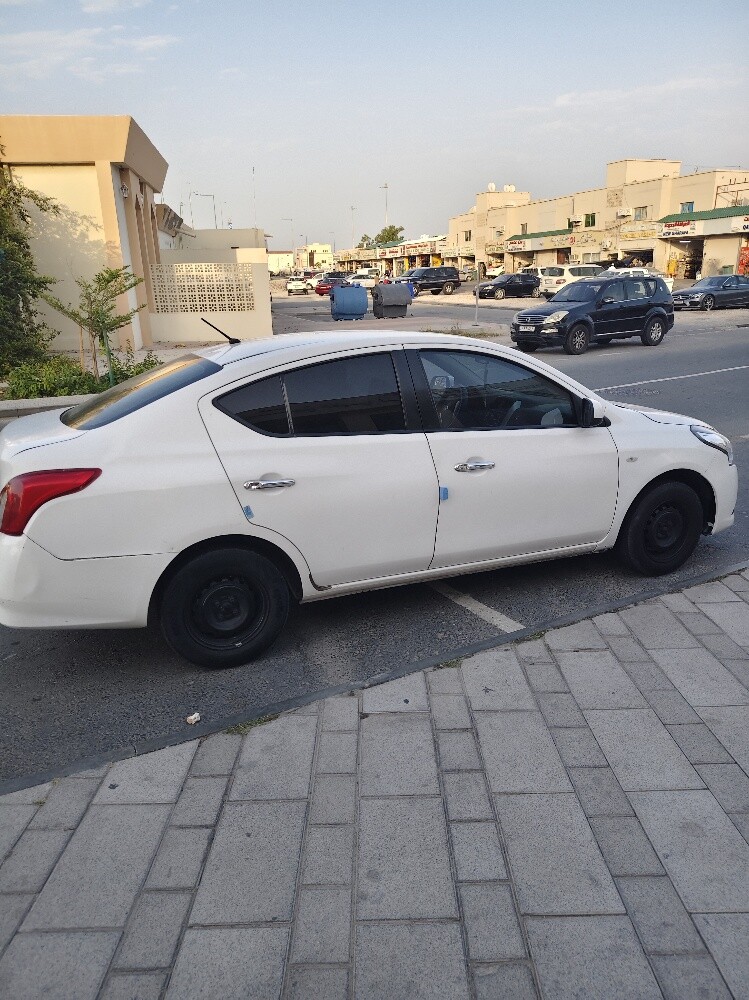 nissan sunny 2019 - 8