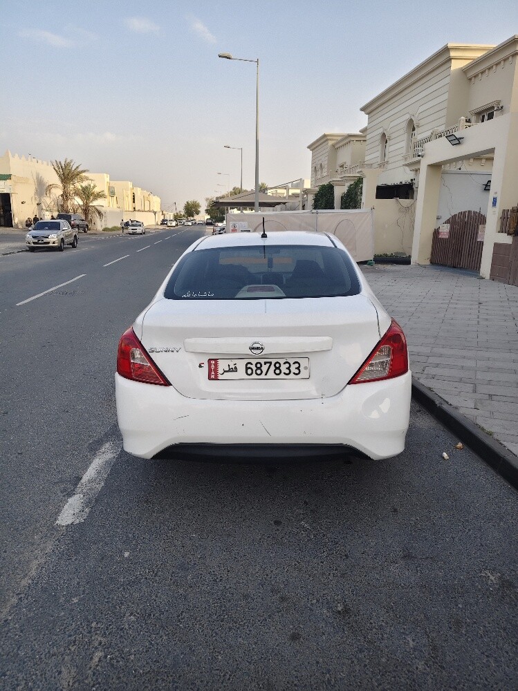 nissan sunny 2019 - 7