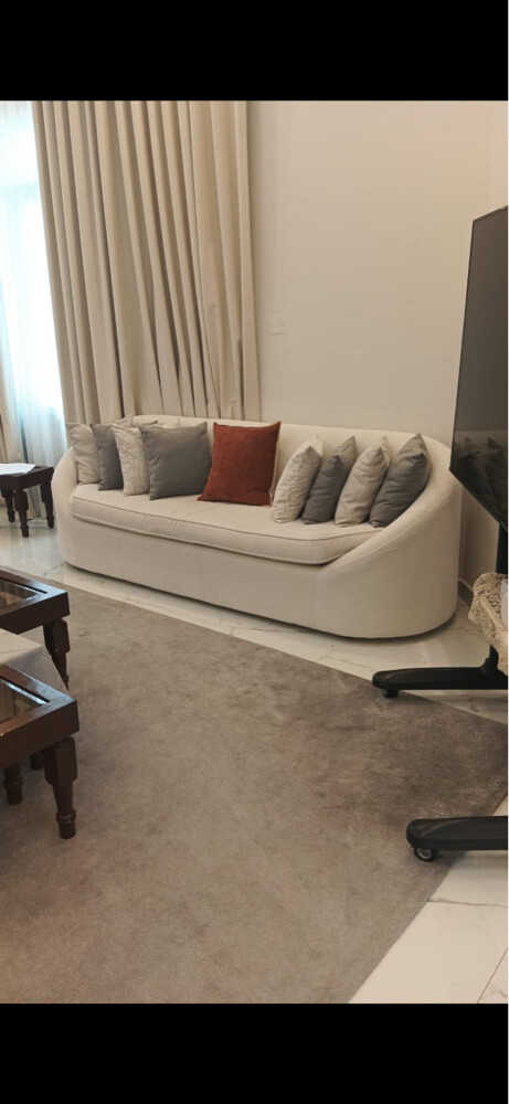 كراسي مع طاولات  - 1
