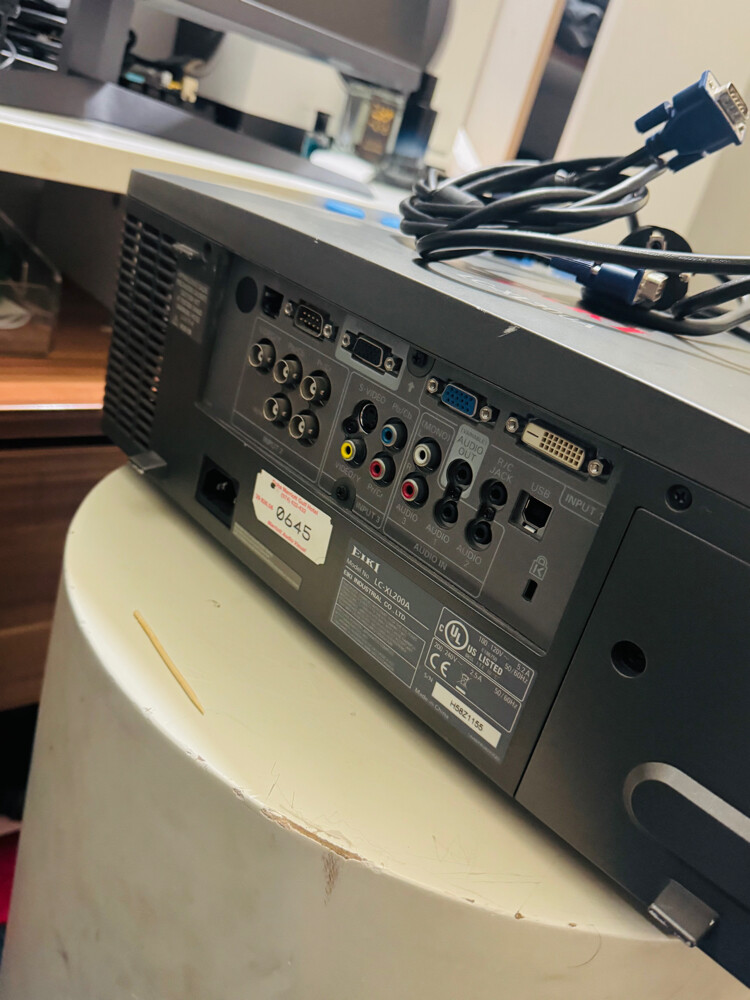 EIKI LC-XL200A projector 6000 lumen - 8