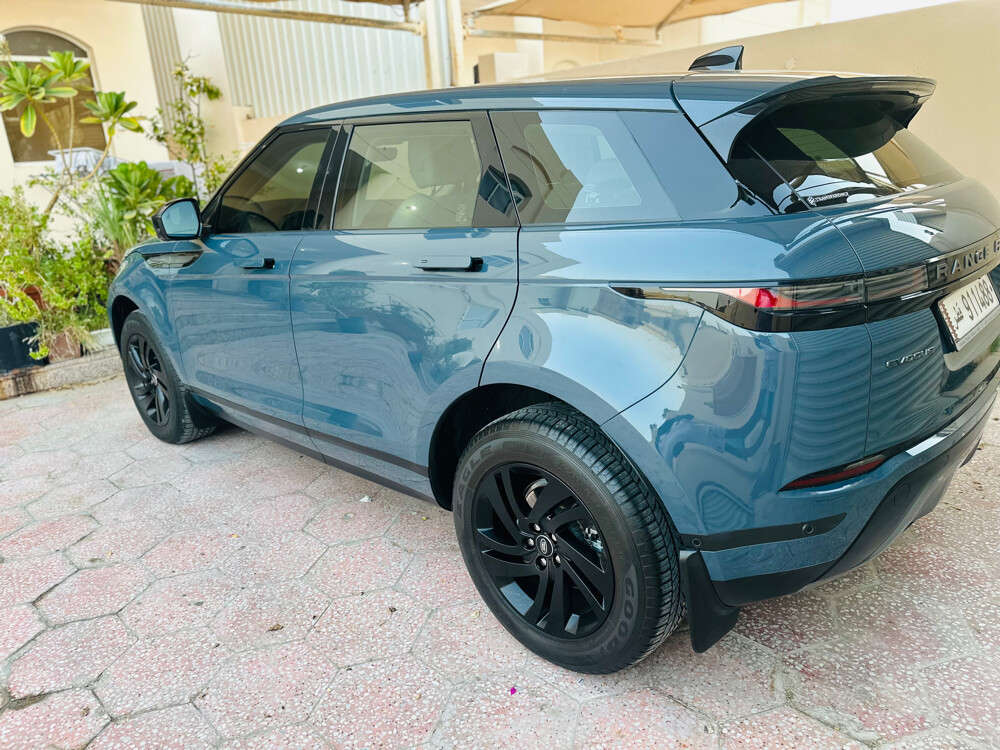 Range Rover Evoqu 2024 dynamic  - 3