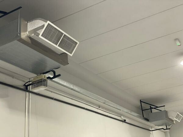 Well maintained YORK Brand Duct AC - 3