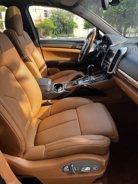 Porsche Cayenne Turbo 2012 - 4