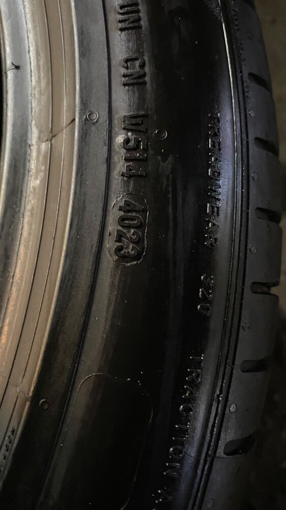 front 275/40/21. back 315/35/21 - 6