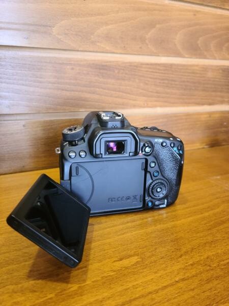 Canon 80D camera + 18-135 lens - 12