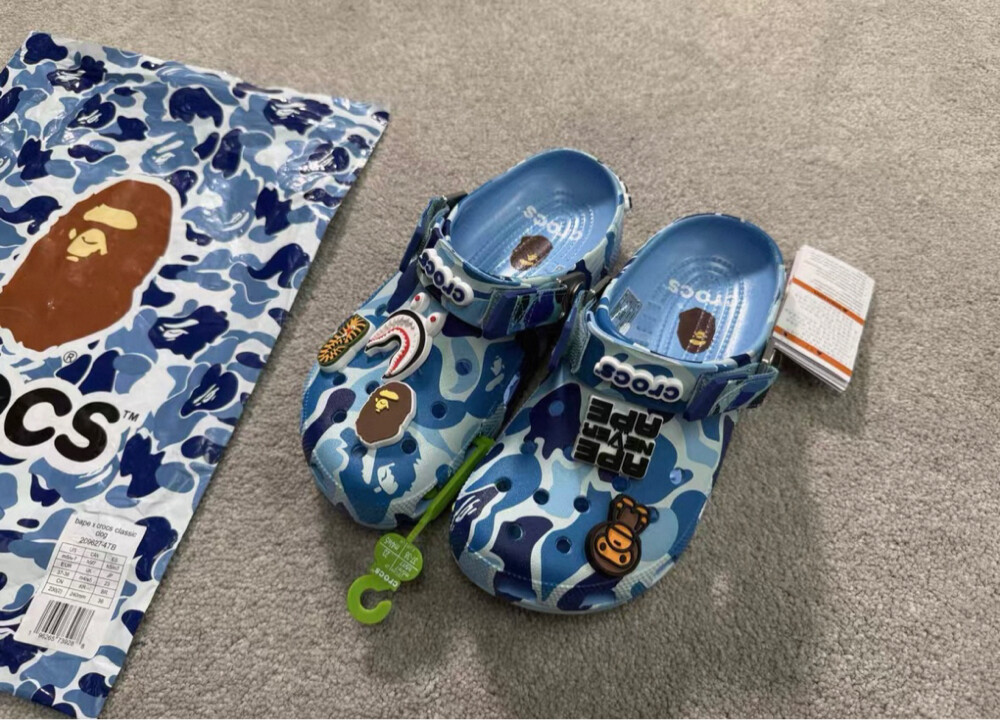 crocs  - 2