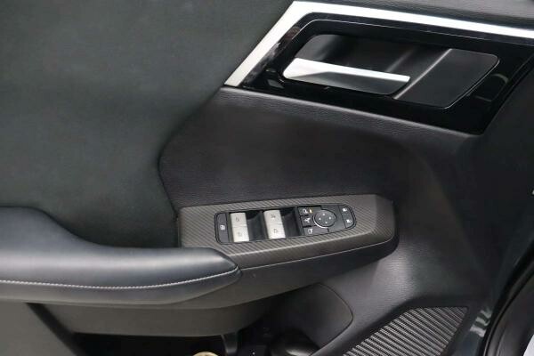2025 Mitsubishi Outlander - 14