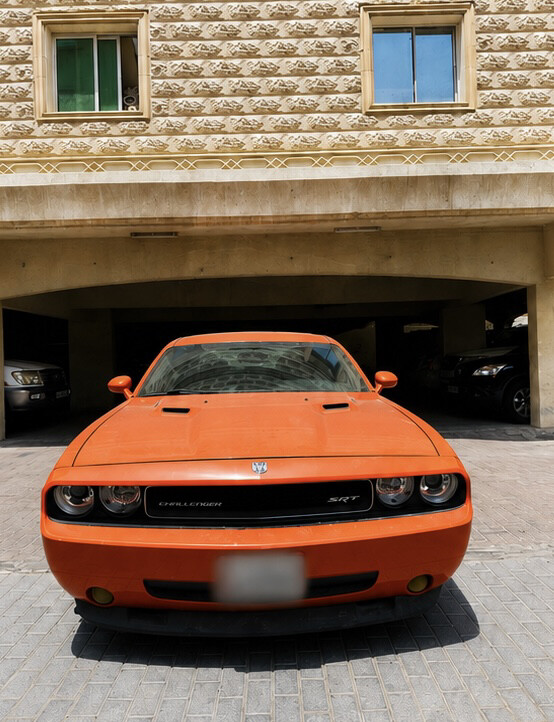 DODGE CHALLENGER SRT 6.1L HEMI V8 - 1