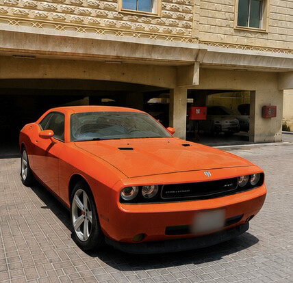 DODGE CHALLENGER SRT 6.1L HEMI V8 - 2