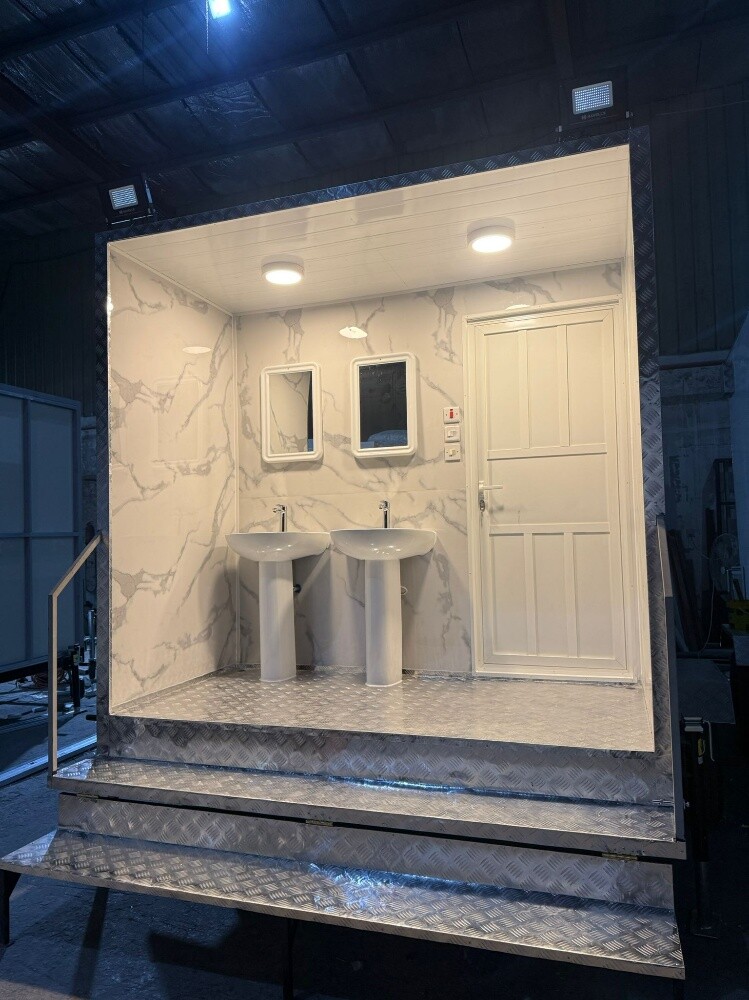 Caravan 3/2.45 toilet - 1