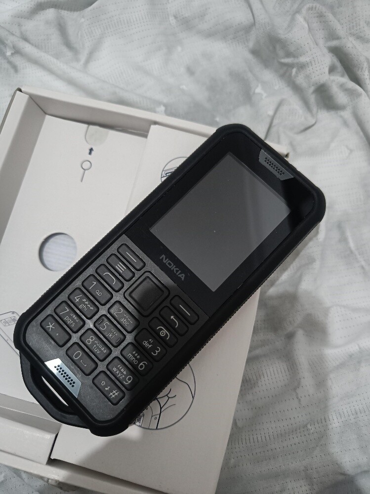 Nokia 800 Tough like new - 1