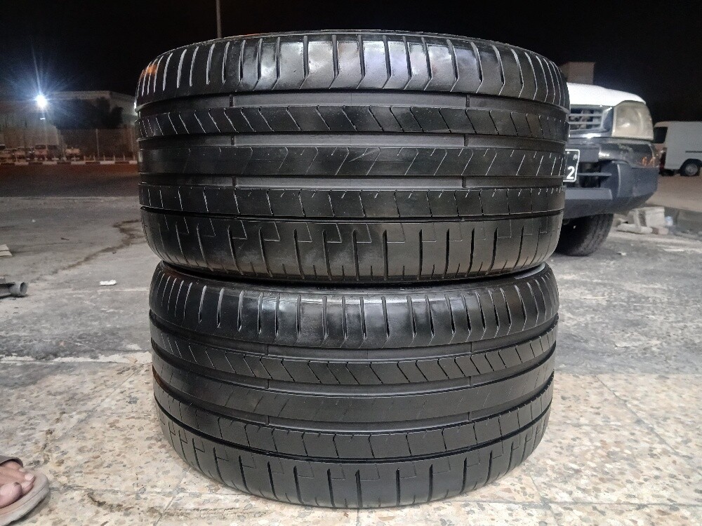 315/35/21 or 285/30/21 Pirelli - 2