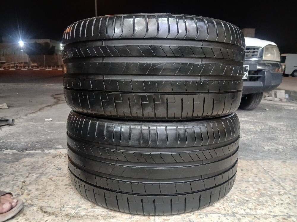 315/35/21 or 285/30/21 Pirelli - 1