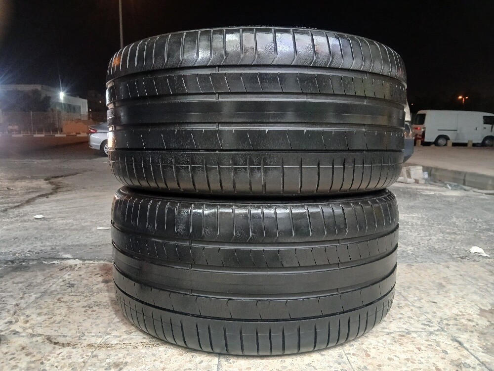 315/35/21 or 285/30/21 Pirelli - 6