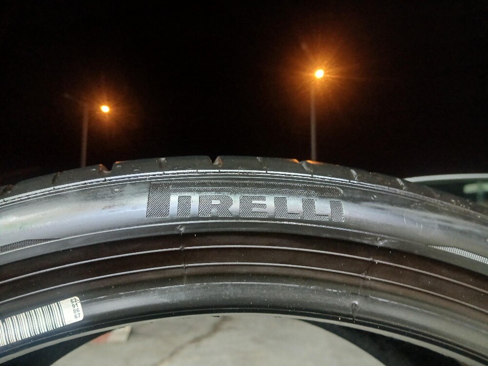 315/35/21 or 285/30/21 Pirelli - 3