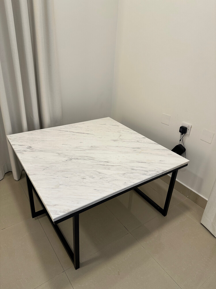 marble table in very good condition - 2