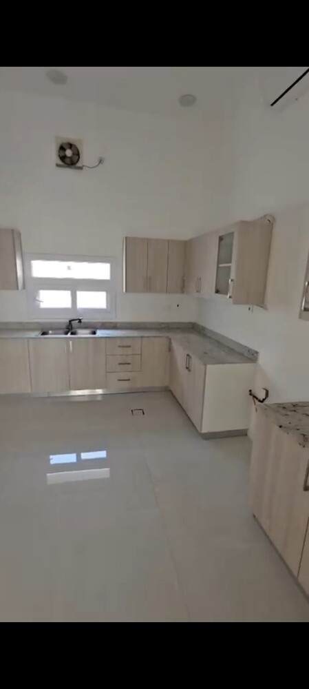 Villas for rent in Al Khor, near th - 7