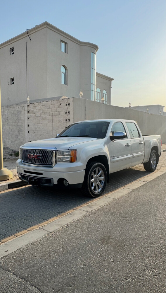 Gmc denali - 1