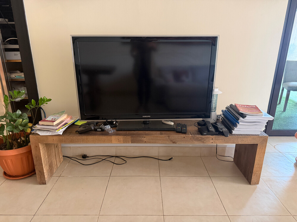 All the furnitures are included - 10