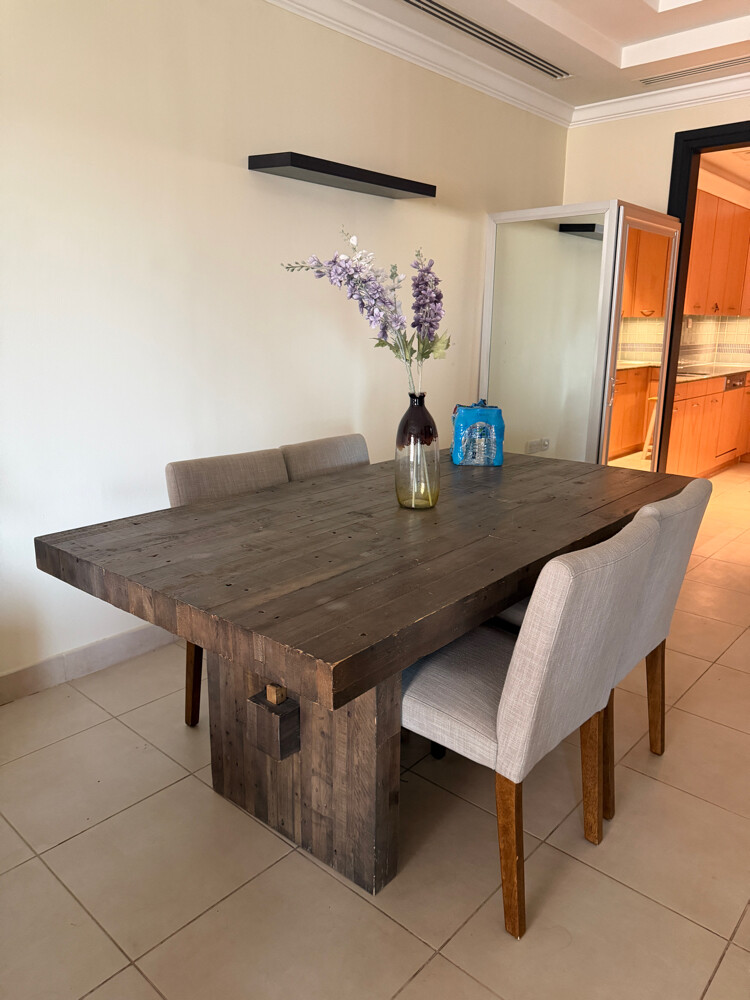 All the furnitures are included - 12