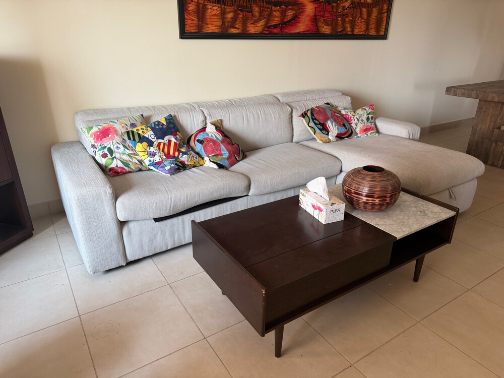All the furnitures are included - 4
