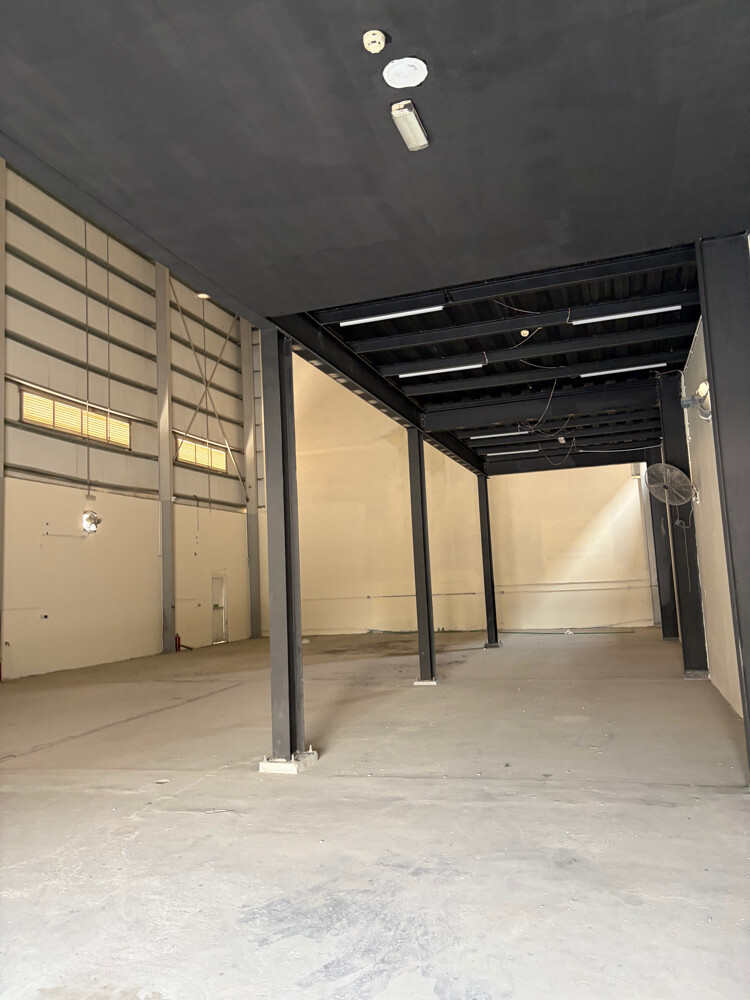 Garage for sale in Abu Salil - 2