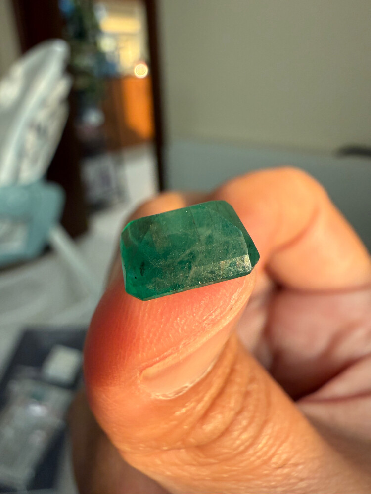 Natural Emerald 3.24 ct - 6