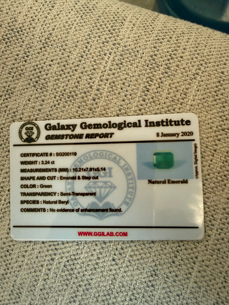 Natural Emerald 3.24 ct - 11