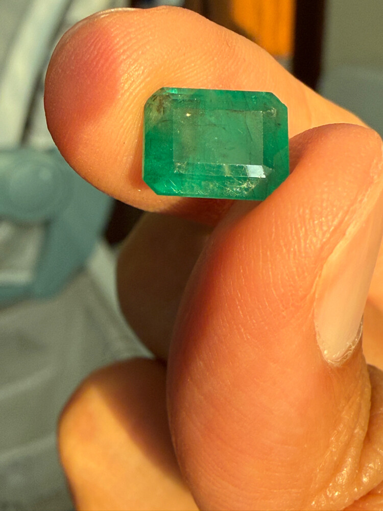 Natural Emerald 3.24 ct - 10