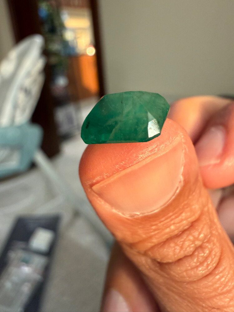Natural Emerald 3.24 ct - 7
