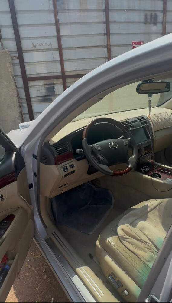 لكسز ال اس ٤٦٠  - 2