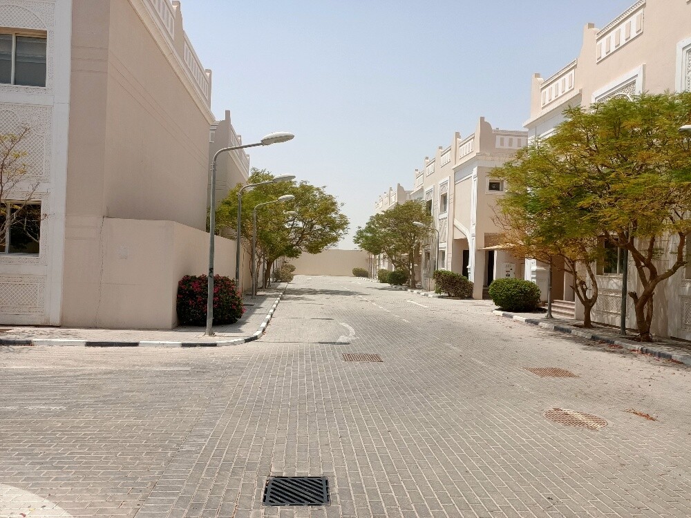 villas (male or female employee - 8