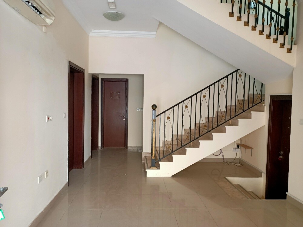villas (male or female employee - 20