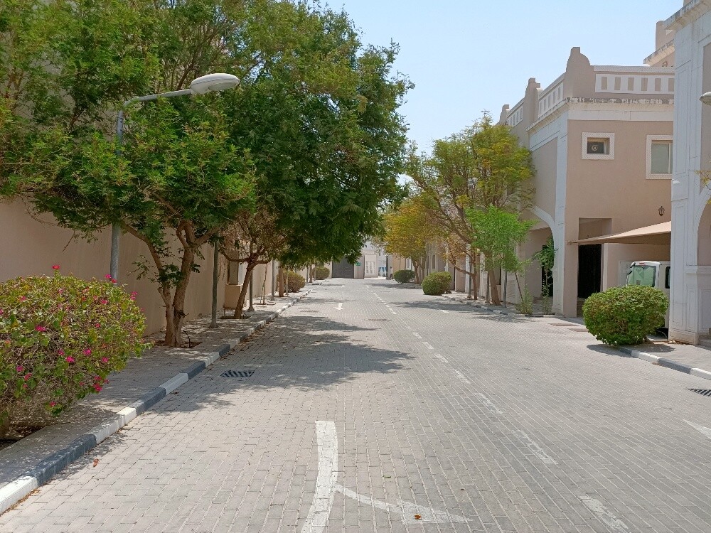 villas (male or female employee - 1