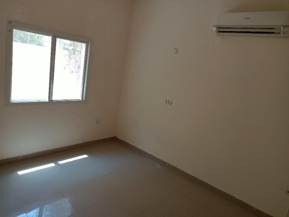 villas (male or female employee - 24