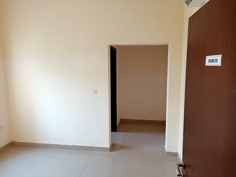 villas (male or female employee - 11