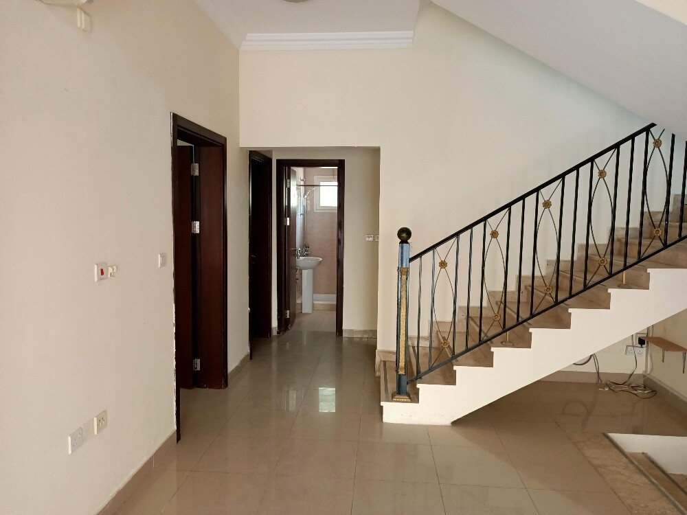 villas (male or female employee - 12