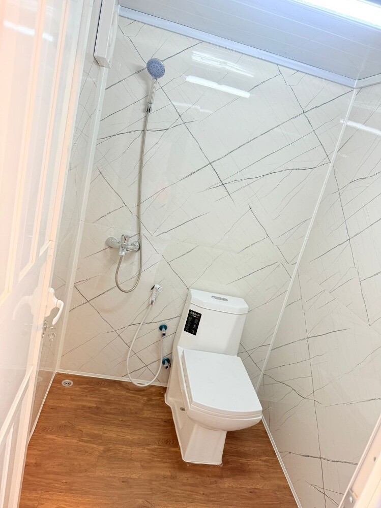 Caravan 3/3 toilet - 3