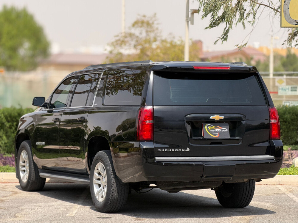 Chevrolet suburban - 3