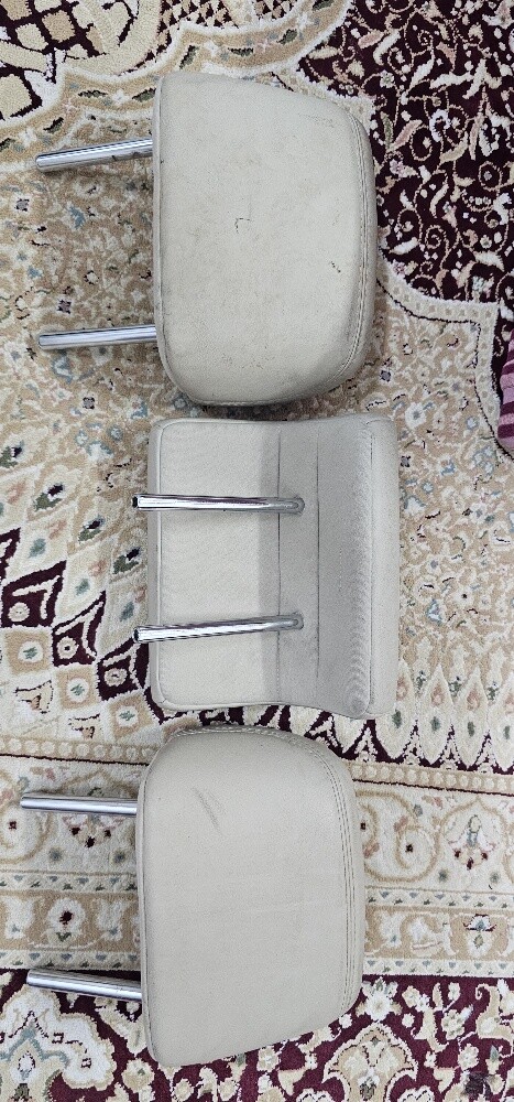 مسند رأس للبيع - 1