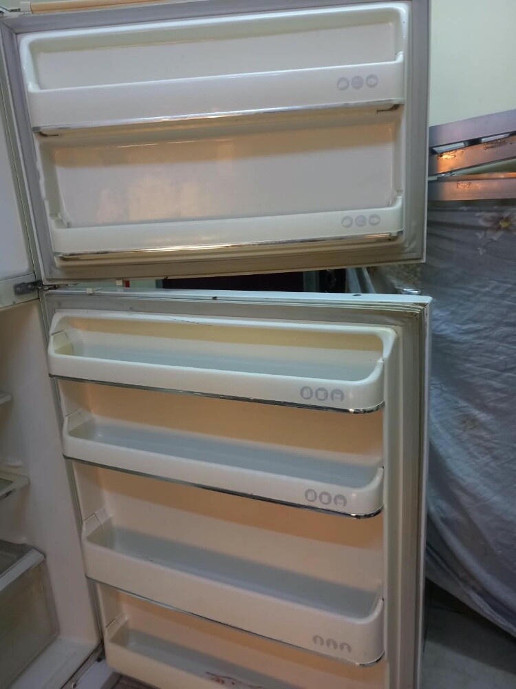 LG Large Refrigerator - 2