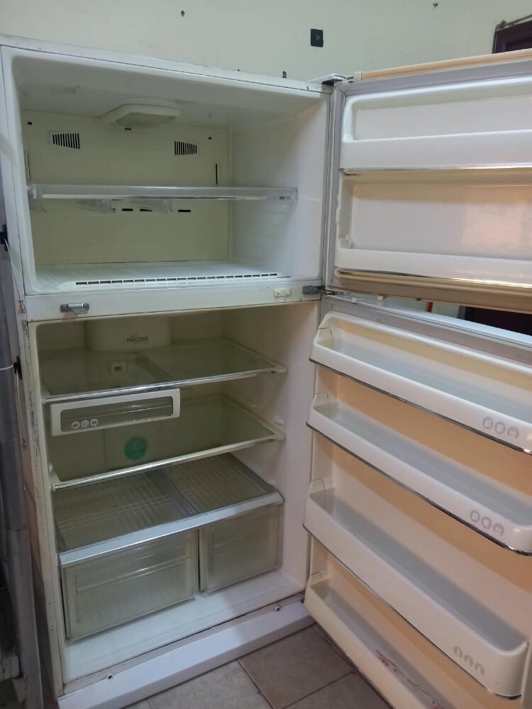 LG Large Refrigerator - 4