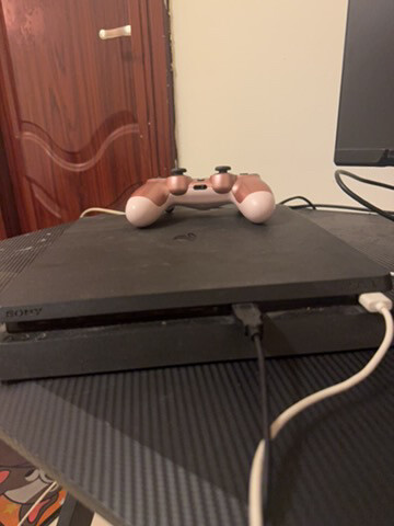 ps4 slim edition - 2