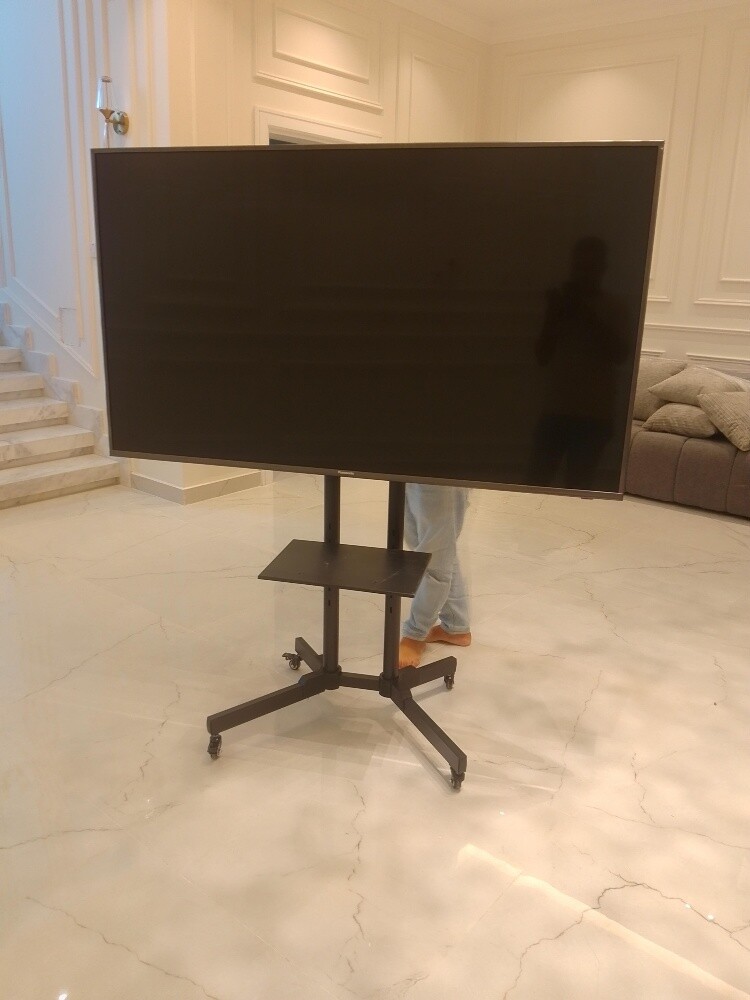 Tv Troily stand available available - 2
