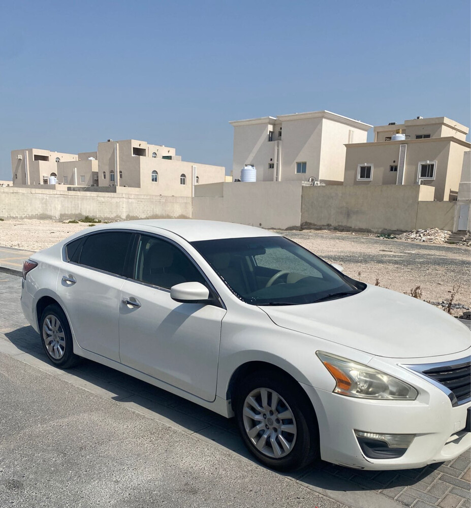 Nissan Altima 2015 family used - 4