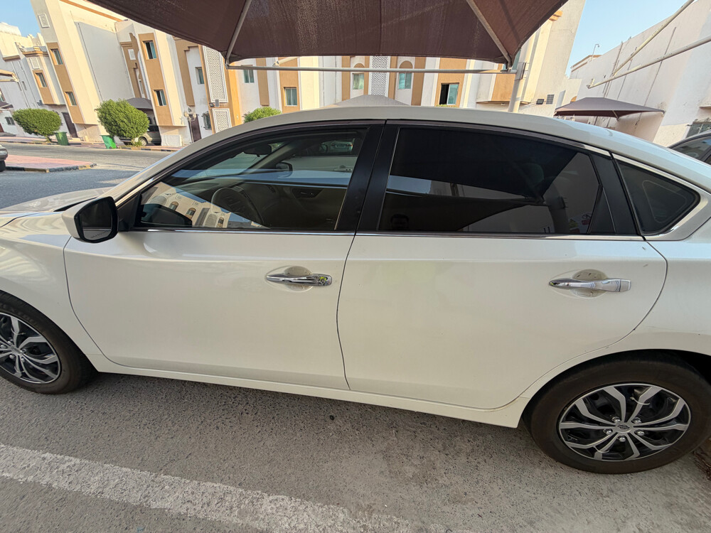 Nissan Altima 2015 family used - 3