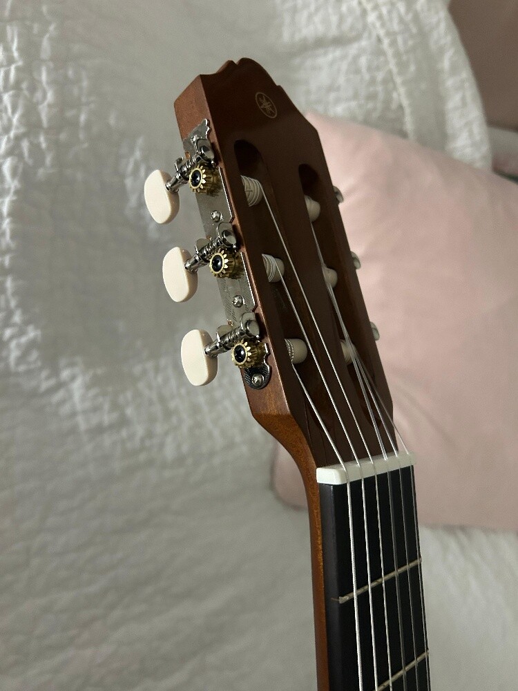 brand new guitar YAMAHA C40 + bag - 5