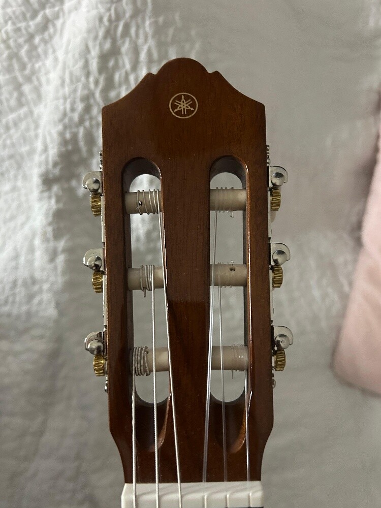brand new guitar YAMAHA C40 + bag - 6