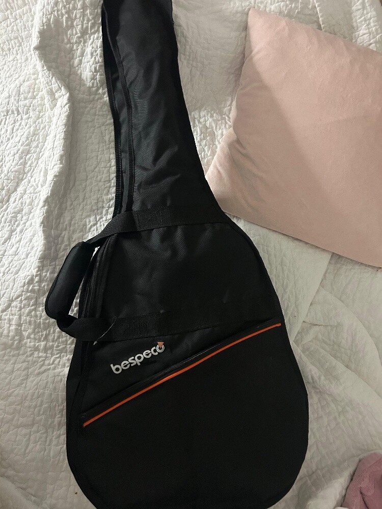 brand new guitar YAMAHA C40 + bag - 7